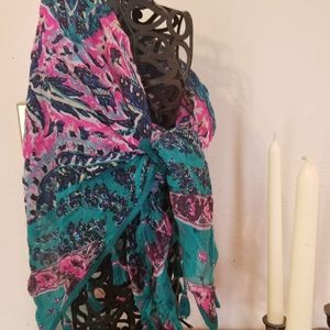 American Eagle Outfitters scarf